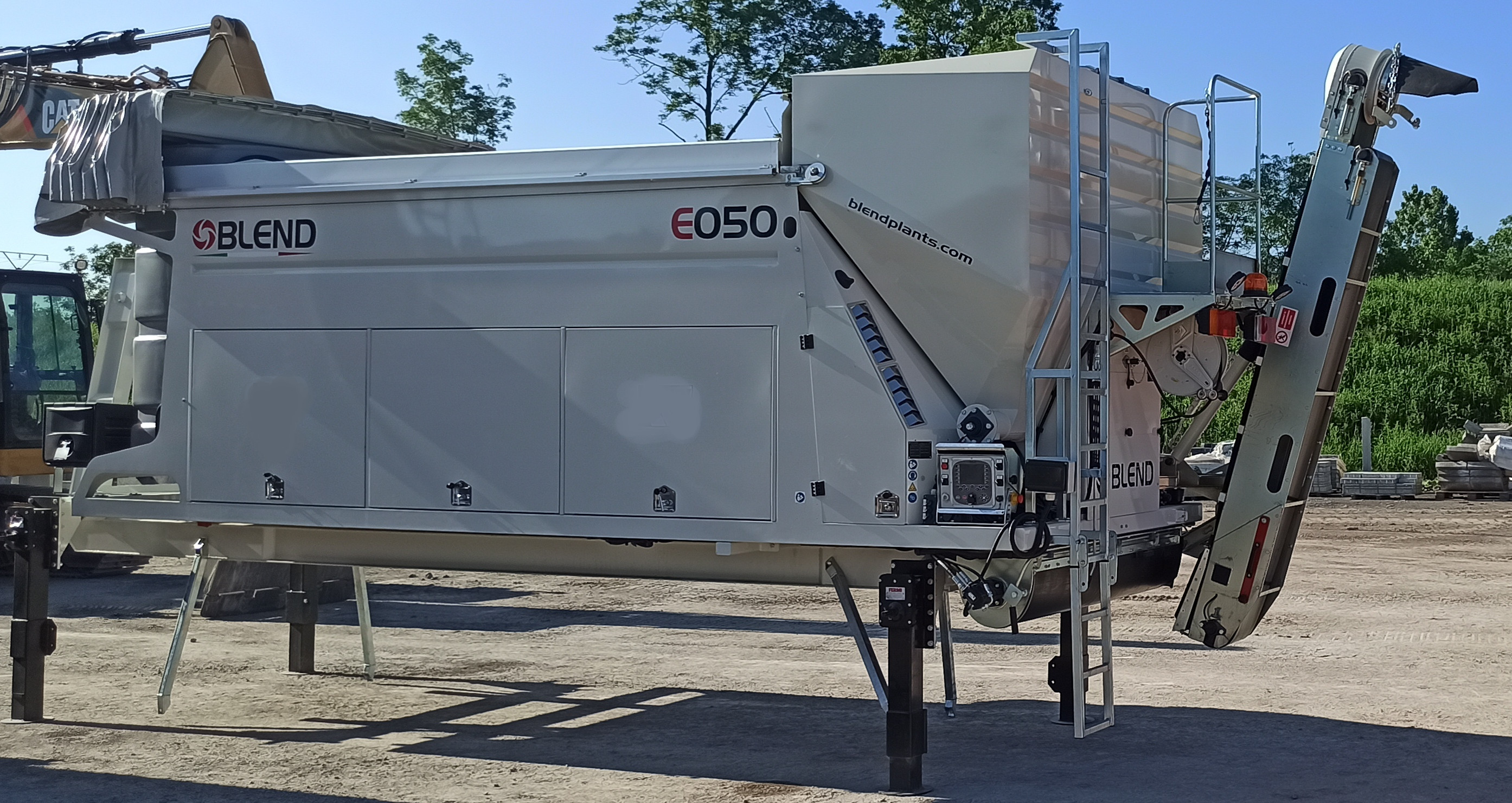 Gebrauchte mobile Betonmischanlage BLEND E050