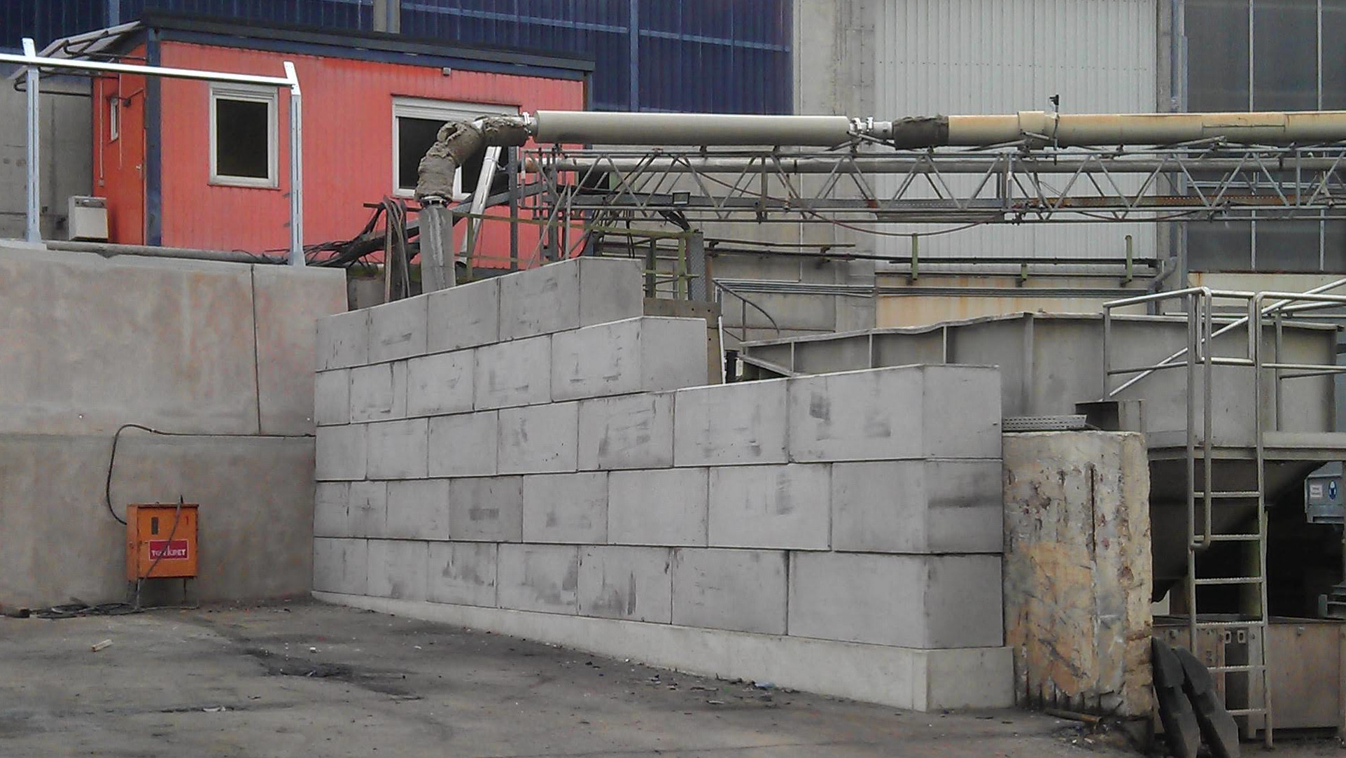 Wand aus Multibloc-Betonblocksteinen